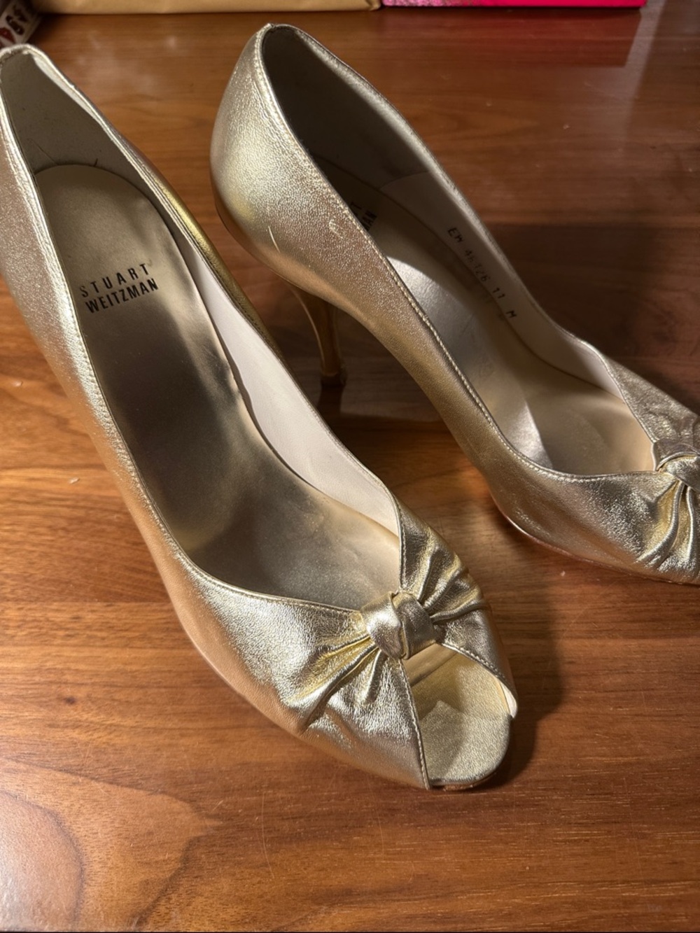 Stuart Weitzman Metallic Gold Peep-Toe Knot Pumps Sz 11 M